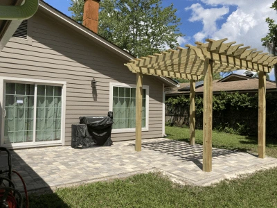Cedar pergola Jacksonville installation